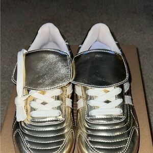 NWT Metallic gold Sneakers
